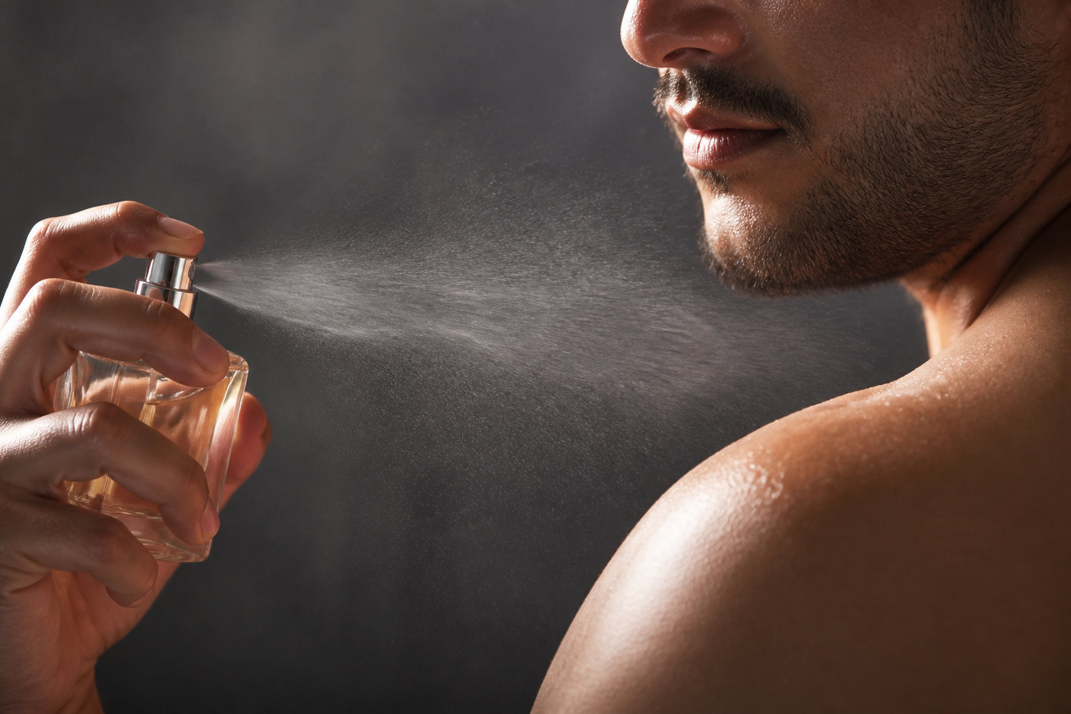 4 astuces pour maximiser la tenue de votre fragrance